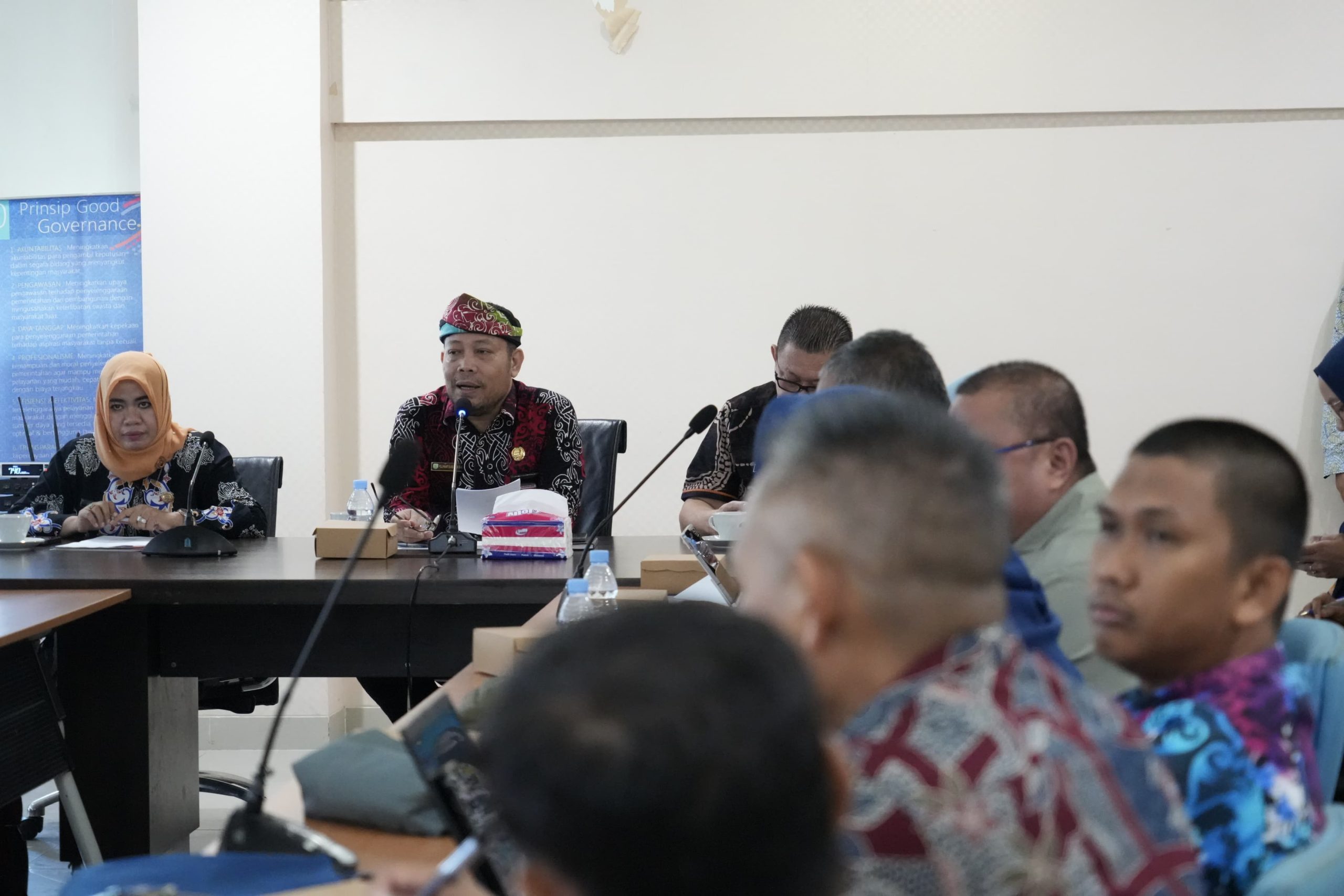 EFEKTIVITAS : Asisten Bidang Administrasi Umum Provinsi Kalimantan Utara, Pollymaart Sijabat, SKM., M.AP, membuka Rapat Evaluasi dan Rekonsiliasi Penerimaan Retribusi Daerah untuk periode Triwulan II Tahun Anggaran 2024.