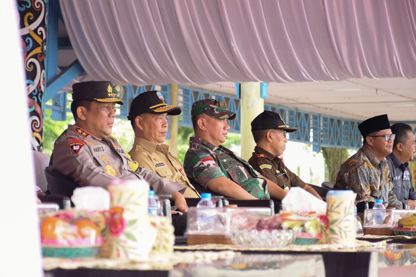 PENGAMANAN : Asisten Bidan Pemerintahan dan Kesra, H. Datu Iqro Ramadhan, S.Sos M.Si menghadiri apel gelar pasukan dan Sispamkota di Lapangan Agatis, Senin (26/8).