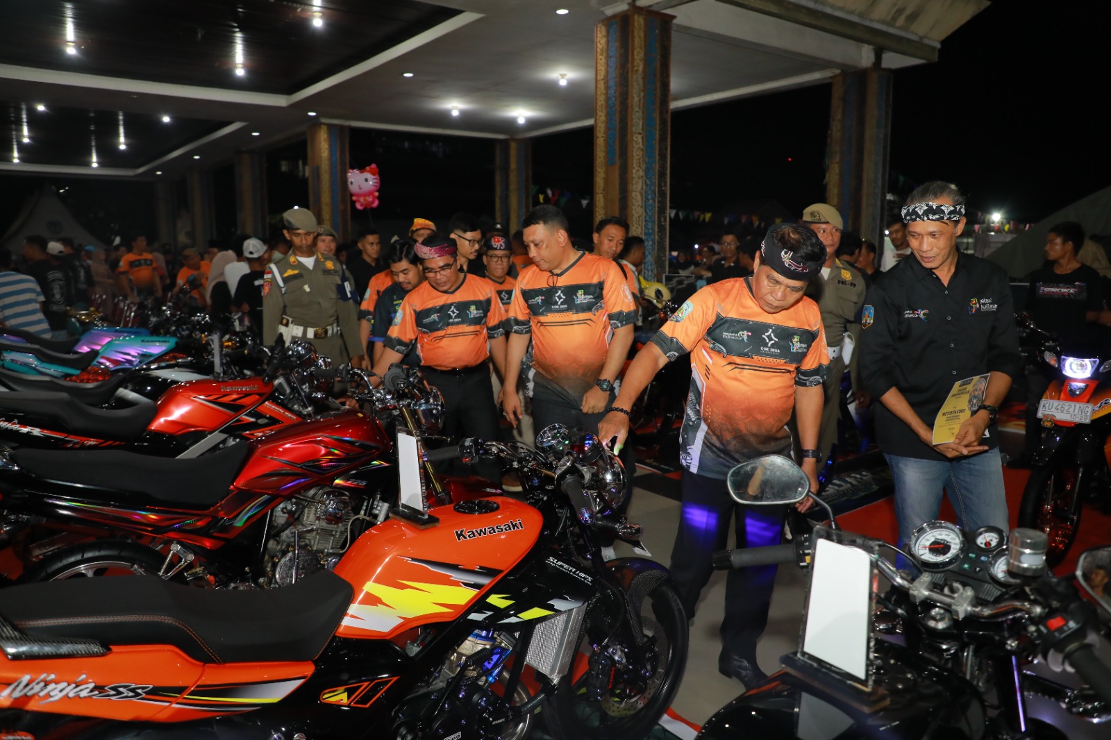 PARIWISATA UNGGULAN : Gubernur Kaltara, Dr H Zainal A Paliwang, SH, M.Hum meninjau pelaksanaan Kaltara Motofest 2K24 di Lapangan Agatis, Ahad (1/9) malam.