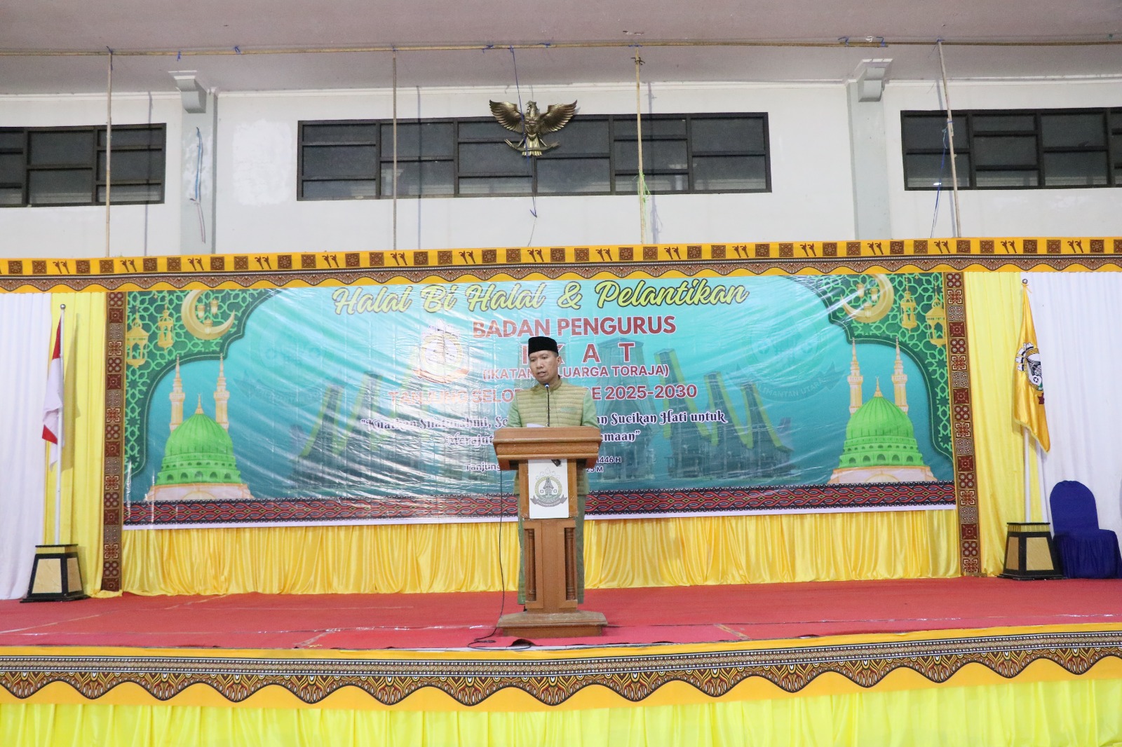 HALAL BIHALAL : Kepala Dinas Energi Sumber Daya Mineral (ESDM) Kalimantan Utara (Kaltara) Ir. Yosua Batara Payangan, ST., M.Si menghadiri Halal Bihalal IKAT di Gedung Wanita, Rabu (7/5).