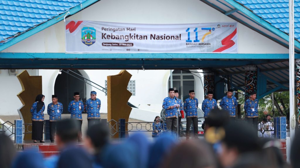 HARKITNAS : Asisten Bidang Administrasi Umum Setdaprov Kaltara, Pollymaart Sijabat, SKM, M.A.P. menjadi Inspektur Upacara memperingati Hari Kebangkitan Nasional (Harkitnas) ke – 177, Selasa (20/5). 