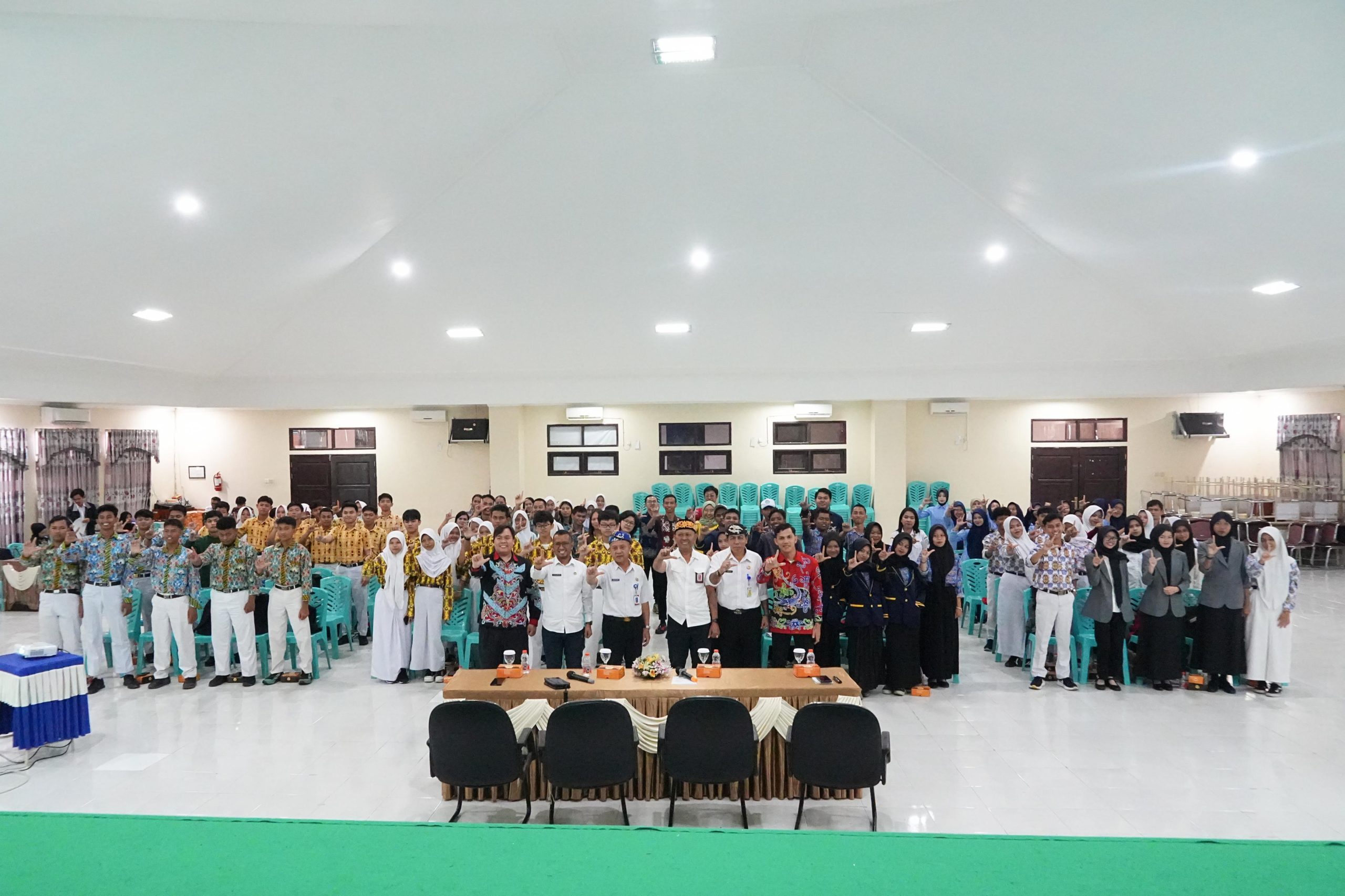LITERASI DIGITAL : DKISP Kaltara menggelar Sosialisasi Literasi Sistem SPBE di SMA Negeri 1 Tarakan, Rabu (4/6). 