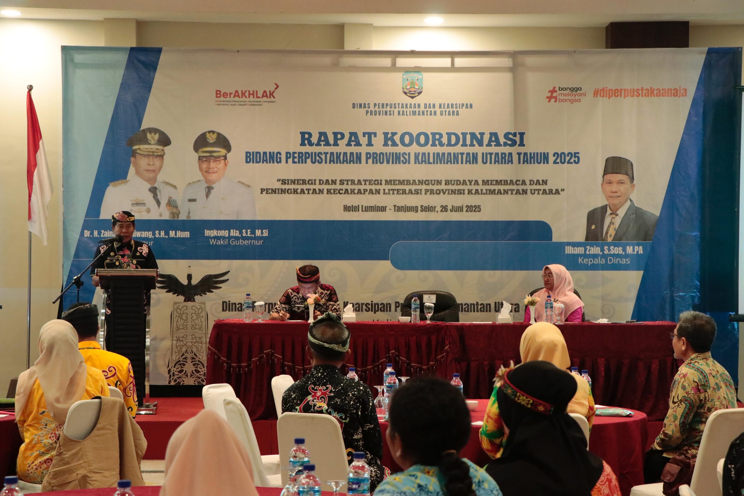 RAKOR PERPUSTAKAAN : Gubernur Kaltara, Dr. H. Zainal A. Paliwang, S.H., M.Hum., membuka Rakor Bidang Perpustakaan Provinsi Kalimantan Utara Tahun 2025 yang digelar di Ballroom Hotel Luminor, Kamis (26/6).