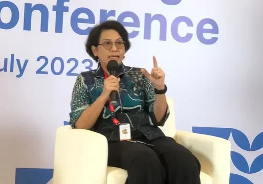 Sekretaris Jenderal Kementerian Pendidikan, Kebudayaan, Riset, dan Teknologi (Kemendikbudristek), Suharti di konferensi internasional bersama UIL (The UNESCO Institute for Lifelong Learning) di Bali, Selasa (4/7/2023). (Tira/Liputan6.com)