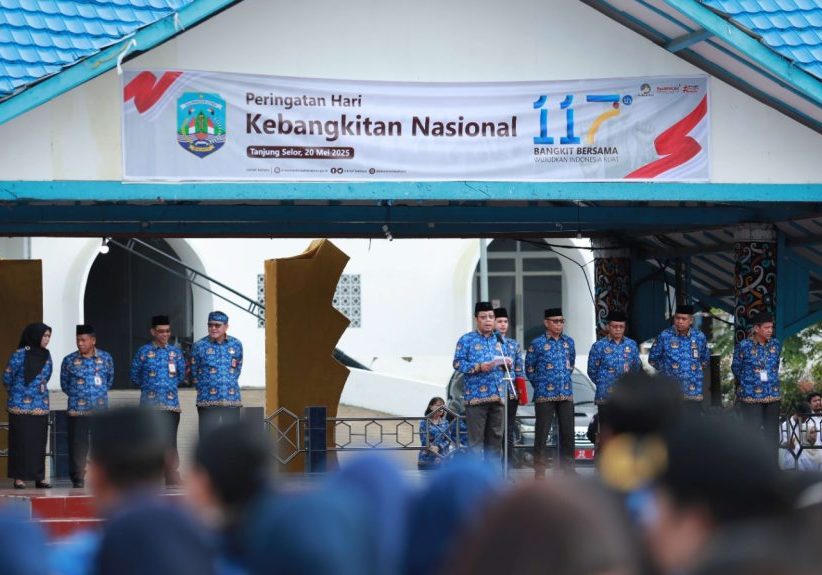 HARKITNAS : Asisten Bidang Administrasi Umum Setdaprov Kaltara, Pollymaart Sijabat, SKM, M.A.P. menjadi Inspektur Upacara memperingati Hari Kebangkitan Nasional (Harkitnas) ke – 177, Selasa (20/5). 