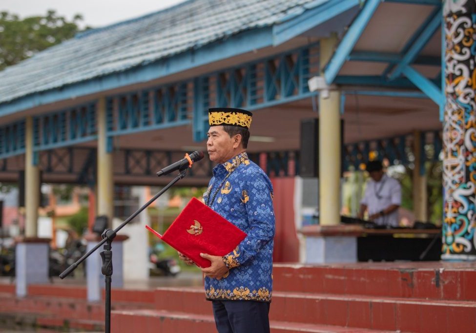 HARI PANCASILA : Gubernur Kaltara Dr. H. Zainal A. Paliwang, S.H., M.Hum menjadi inspektur upacara pada Peringatan Hari Lahir Pancasila digelar di Lapangan Agatis, Senin (2/6). 