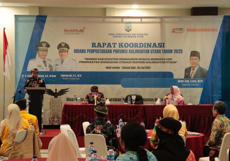 RAKOR PERPUSTAKAAN : Gubernur Kaltara, Dr. H. Zainal A. Paliwang, S.H., M.Hum., membuka Rakor Bidang Perpustakaan Provinsi Kalimantan Utara Tahun 2025 yang digelar di Ballroom Hotel Luminor, Kamis (26/6).