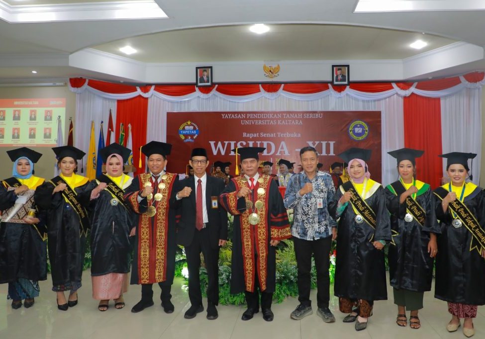 KELULUSAN : Gubernur Kaltara, Dr H Zainal A Paliwang, SH, M.Hum menghadiri Rapat Senat Terbuka Wisuda ke XII Program Sarjana Universitas Kaltara (Unikaltar), Kamis (22/8).

