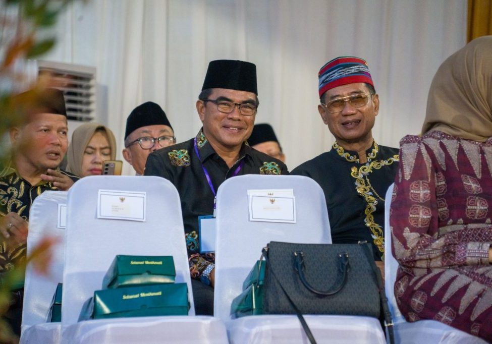 MTQ : Sekretaris Provinsi (Sekprov) Kaltara, Dr. Suriansyah, M.AP. menghadiri pembukaan Musabaqah Tilawatil Qur'an (MTQ) Nasional XXX Tahun 2024 di Stadion Gelora Kadrie Oening, Kota Samarinda, Kalimantan Timur pada Ahad (8/9) malam.